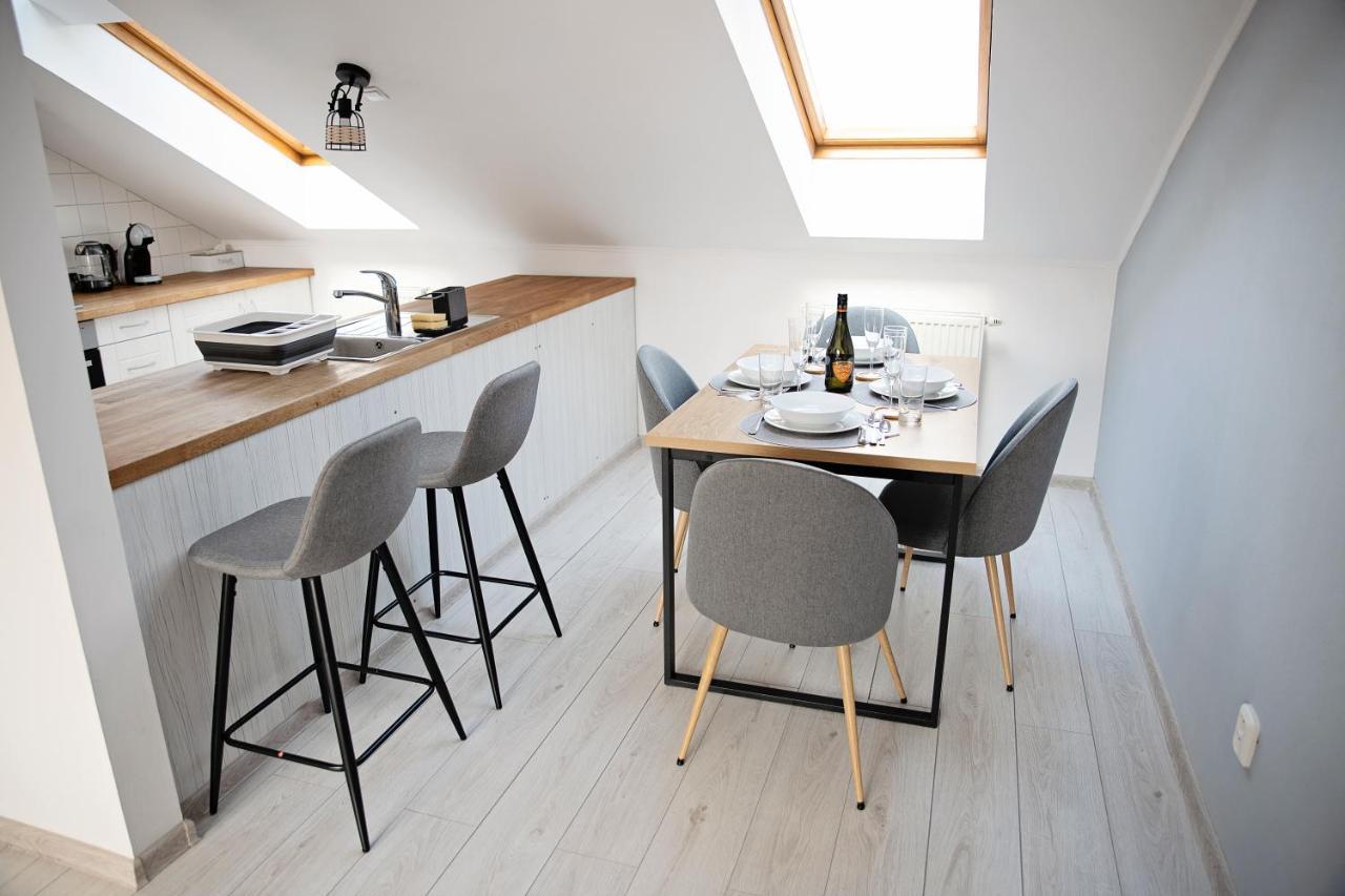 Cozy Modern In The Old Town - Hlavna Street Apartment