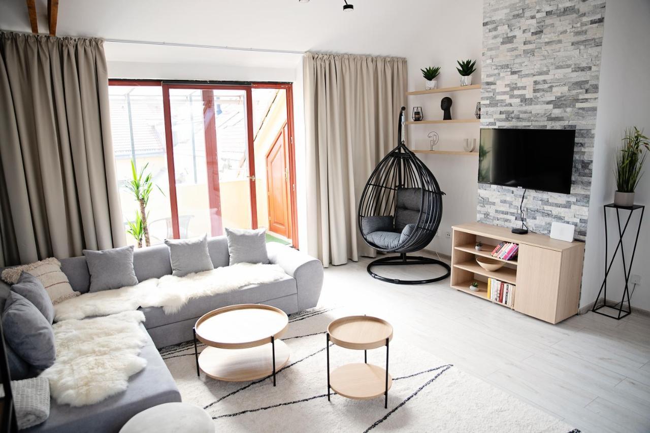 Apartmán Cozy Modern In The Old Town - Hlavna Street *