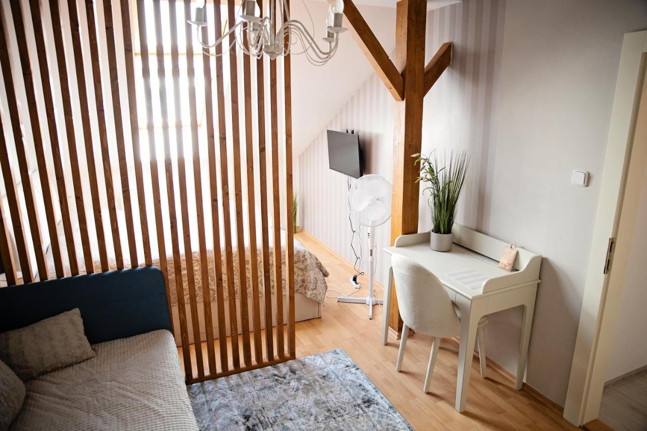 Cozy Modern In The Old Town - Hlavna Street